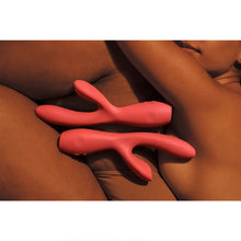 Load image into Gallery viewer, SMILE MAKERS THE ARTIST - Beauty Bar