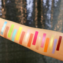 Load image into Gallery viewer, RUDE FLOWER CHILD 30 SHADOWS PALETTE - FRESHLY CUT - Beauty Bar 
